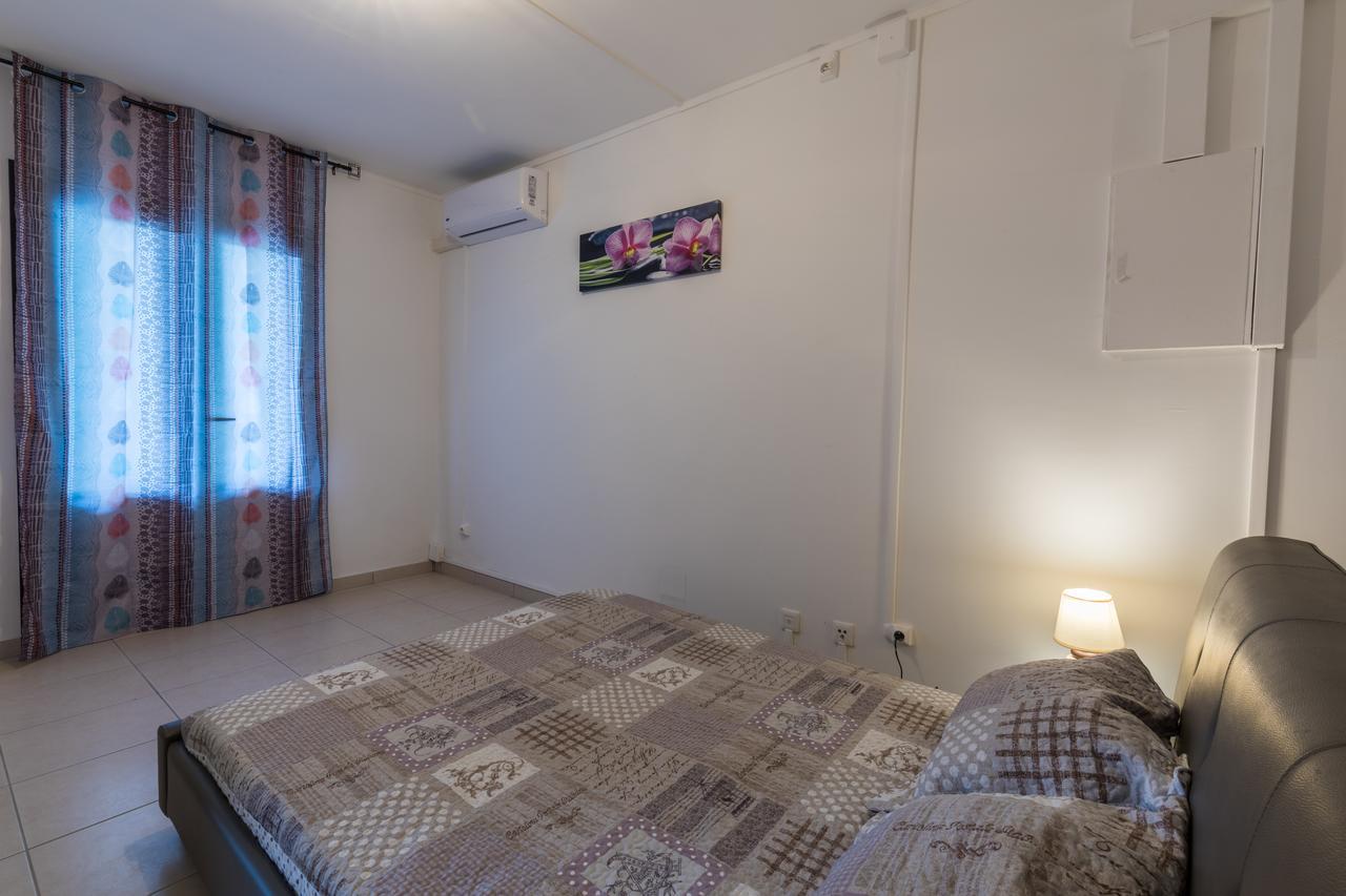 Le Bon Spot Appartements Сен-Дени Экстерьер фото
